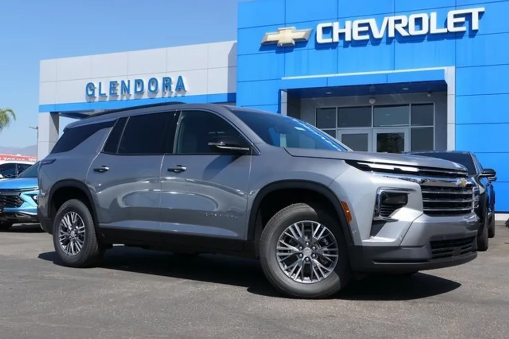 2026 Chevrolet Traverse photo 1