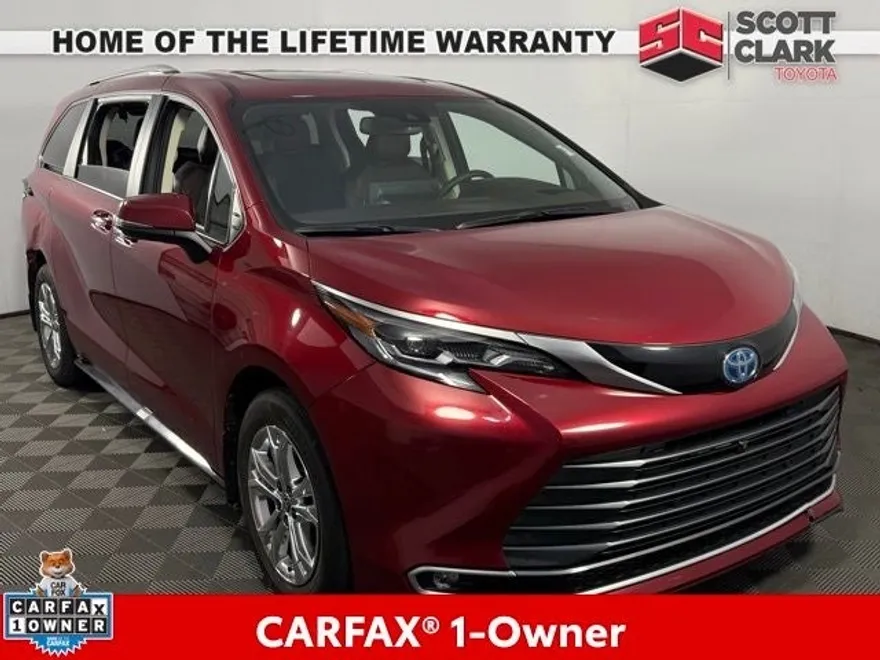 2024 Toyota Sienna Platinum photo 1