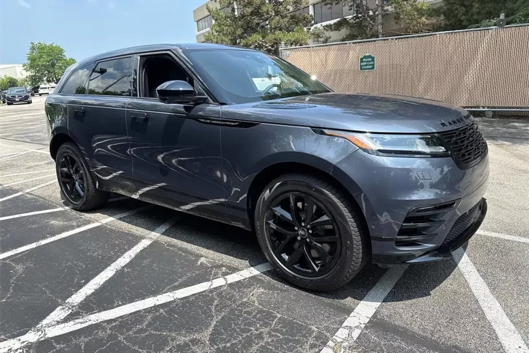 2026 Land Rover Range Rover Velar SE photo 1