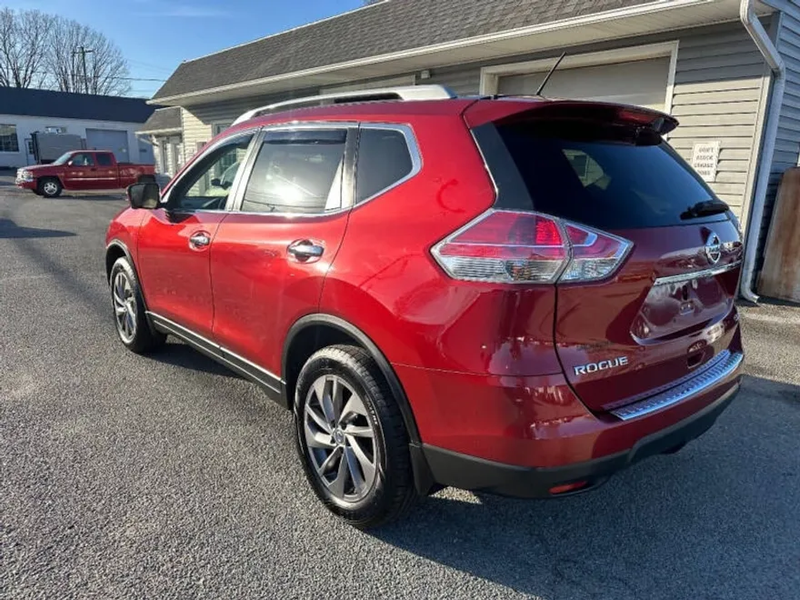 2016 Nissan Rogue SL photo 1