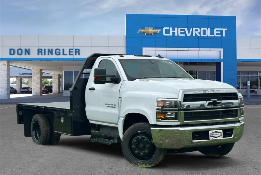 2023 Chevrolet Silverado 5500HD Work Truck photo 1