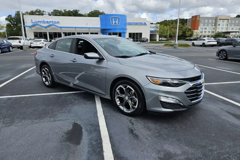 2024 Chevrolet Malibu 1LT photo 1