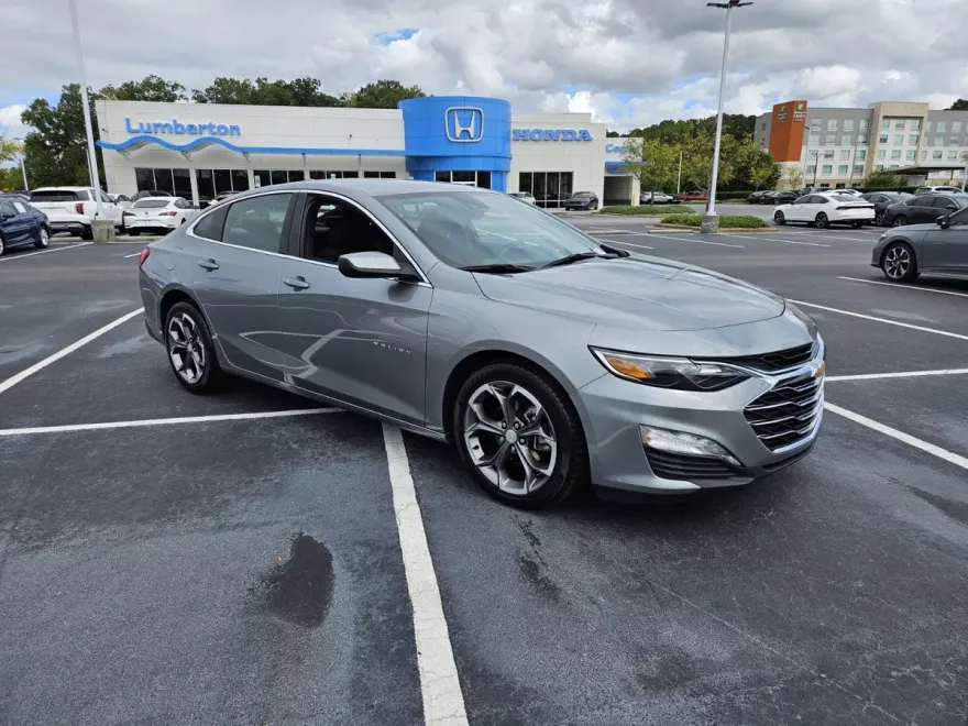 2024 Chevrolet Malibu 1LT photo 1