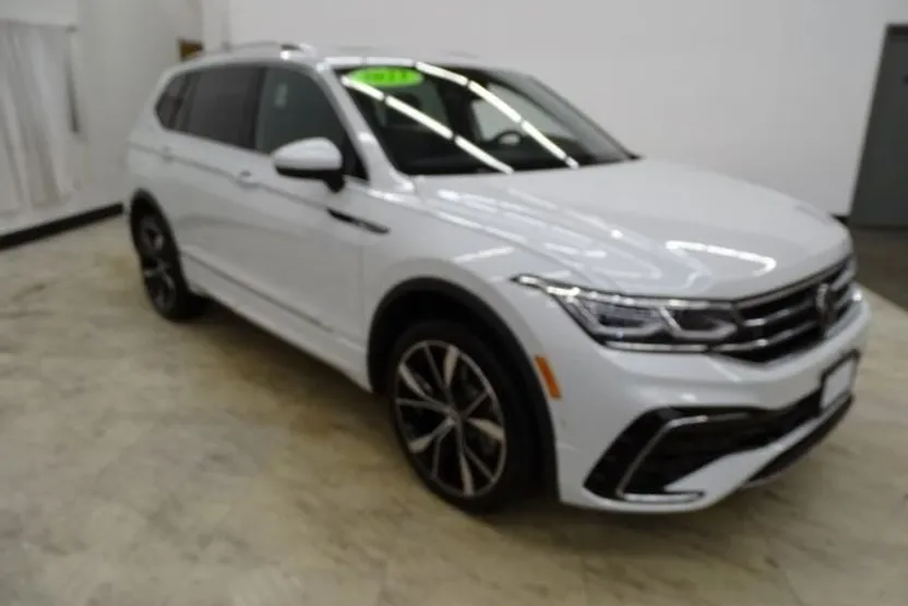 2023 Volkswagen Tiguan SEL R-Line Black photo 1