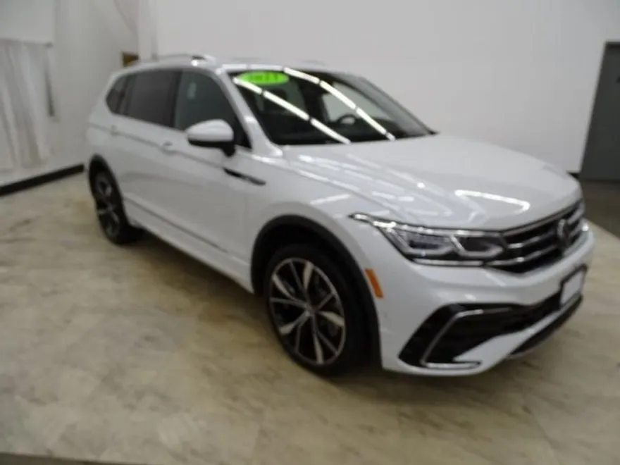 2023 Volkswagen Tiguan SEL R-Line Black photo 1