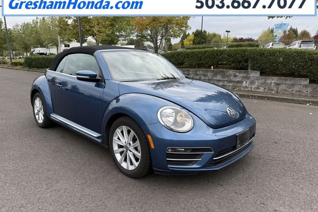 2017 Volkswagen Beetle Convertible photo 1