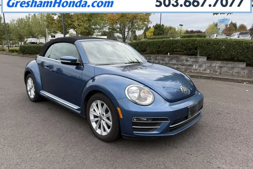 2017 Volkswagen Beetle Convertible photo 1