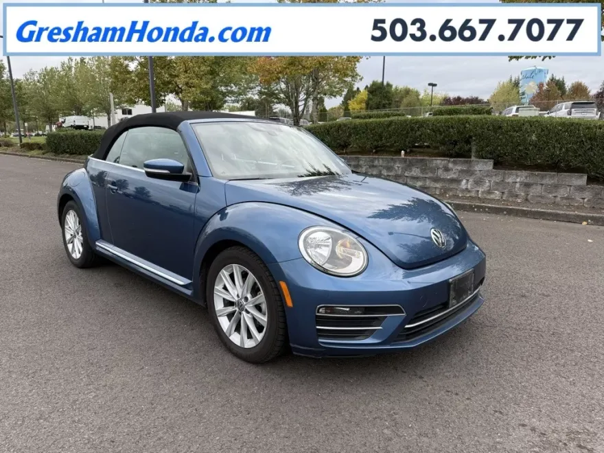 2017 Volkswagen Beetle Convertible photo 1