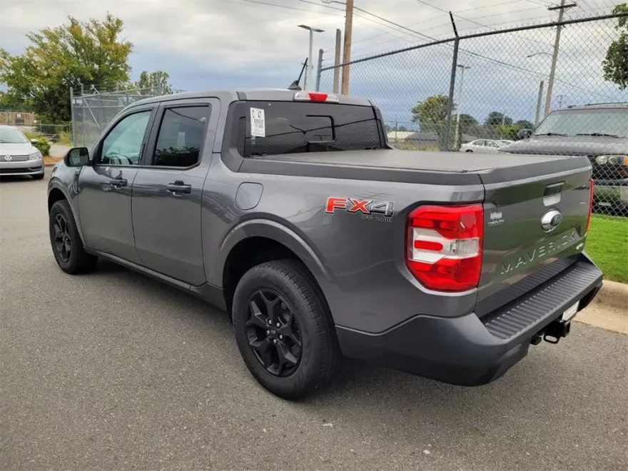 2022 Ford Maverick XLT photo 1