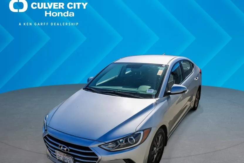 2018 Hyundai Elantra SEL photo 1