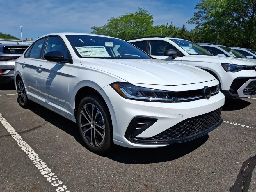 2025 Volkswagen Jetta 1.5T Sport photo 1