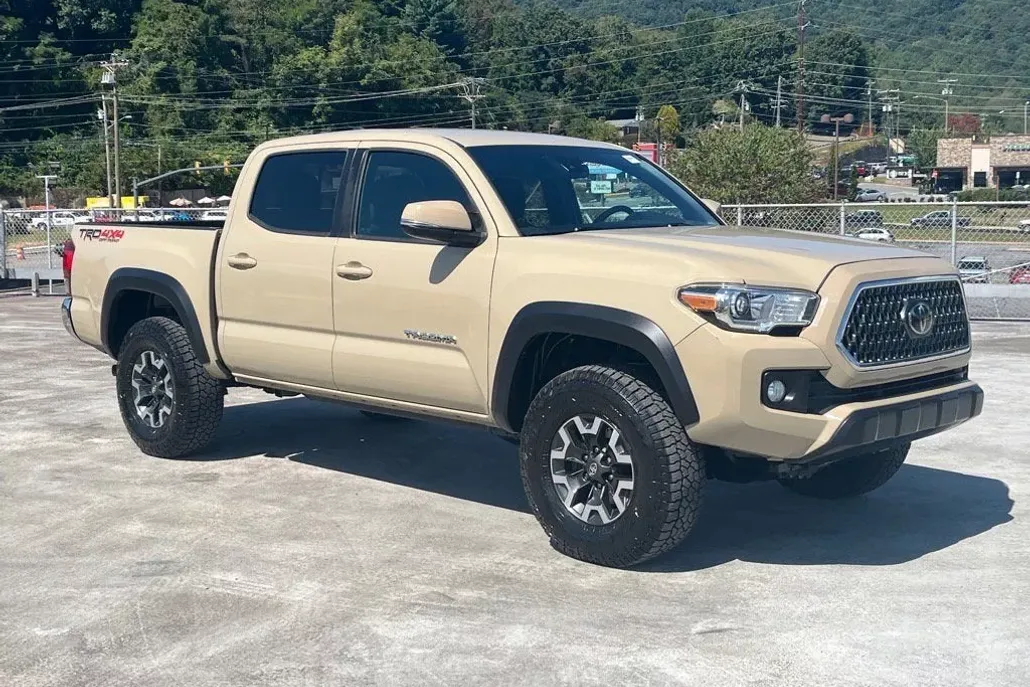 2019 Toyota Tacoma TRD photo 1