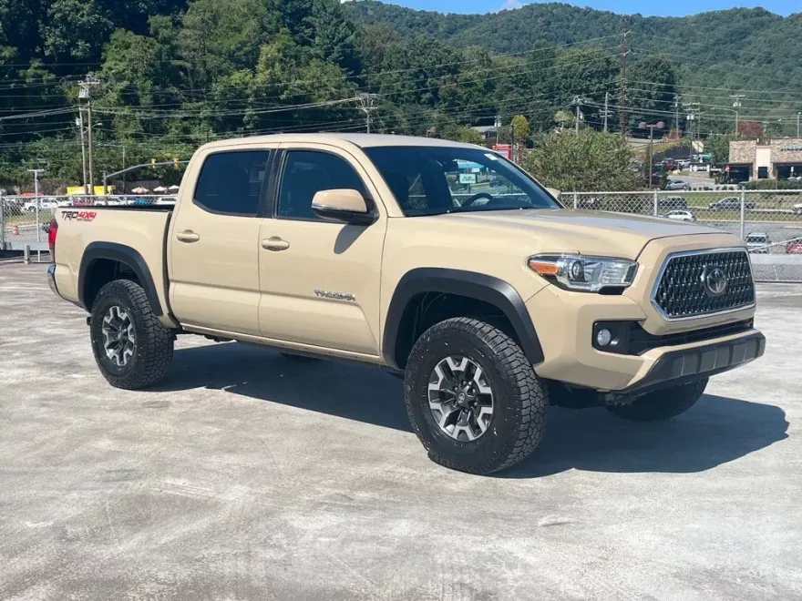 2019 Toyota Tacoma TRD photo 1