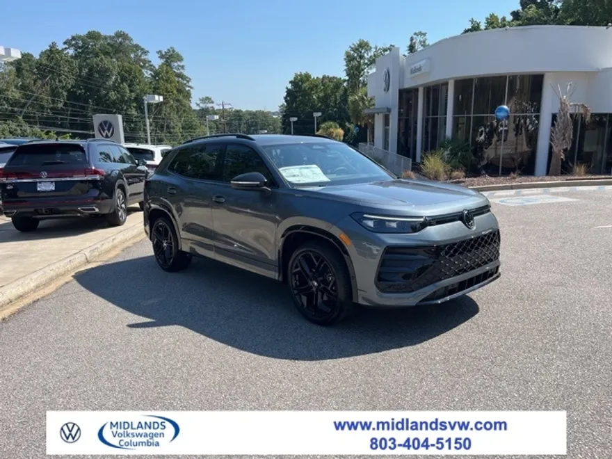 2025 Volkswagen Tiguan SE R-Line Black photo 1