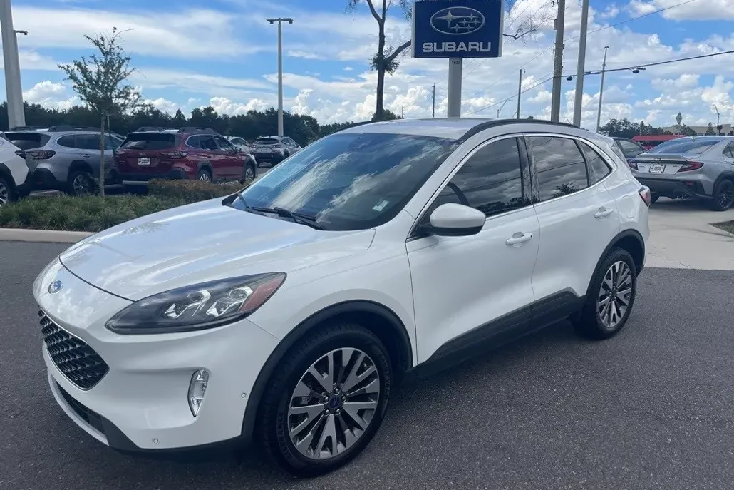 2021 Ford Escape Titanium photo 1