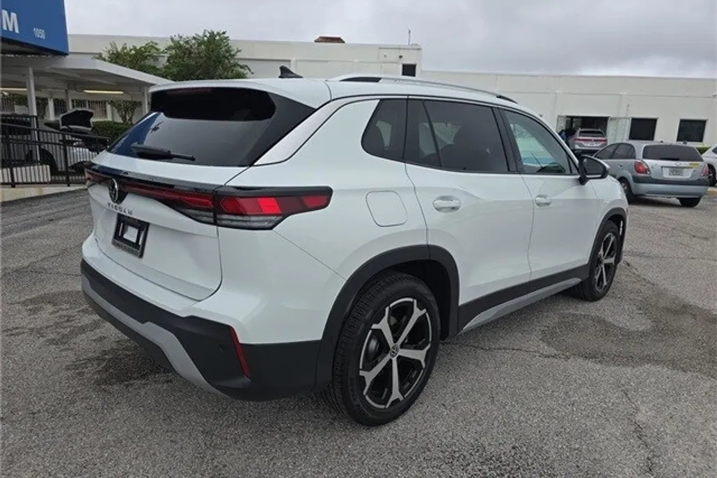 2025 Volkswagen Tiguan SE photo 1