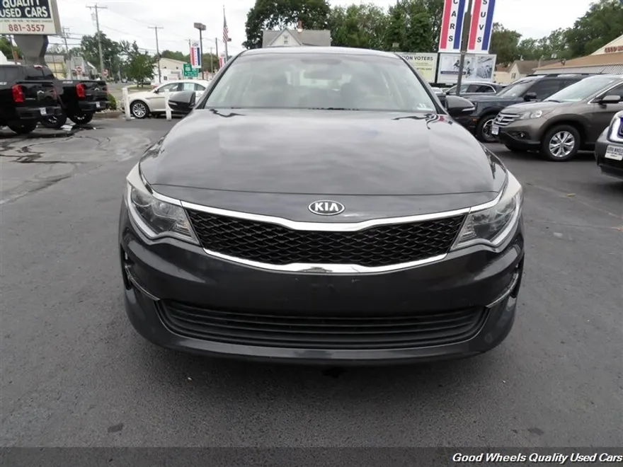 2017 Kia Optima LX photo 1