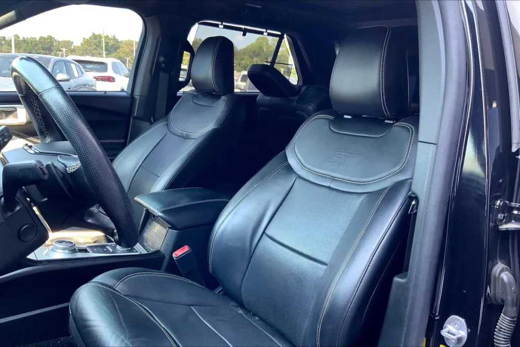 2021 Ford Explorer ST photo 1