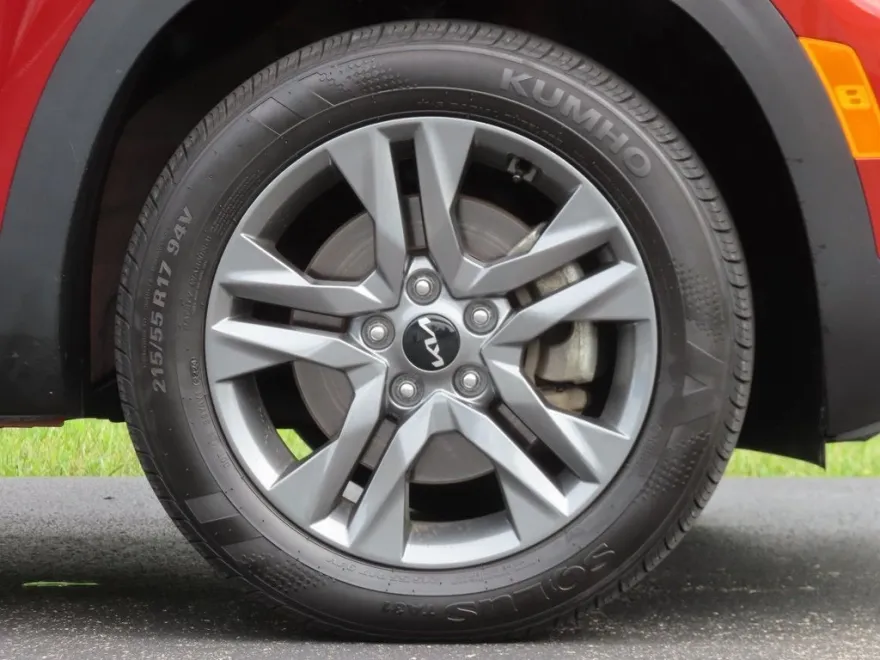 2023 Kia Seltos S photo 1