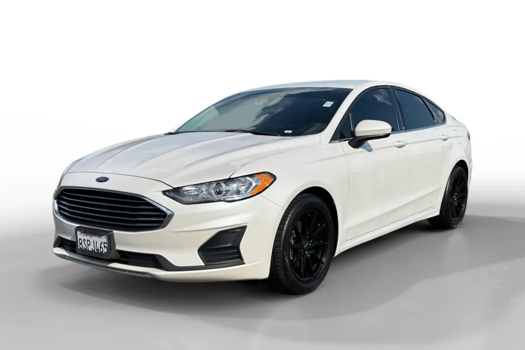 2020 Ford Fusion SE photo 1