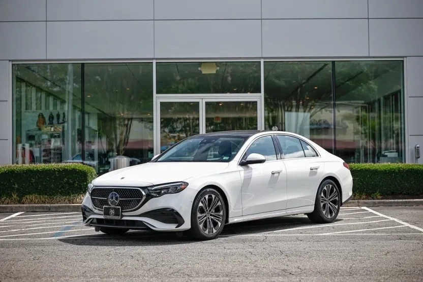 2025 Mercedes Benz E 350 4MATIC photo 1