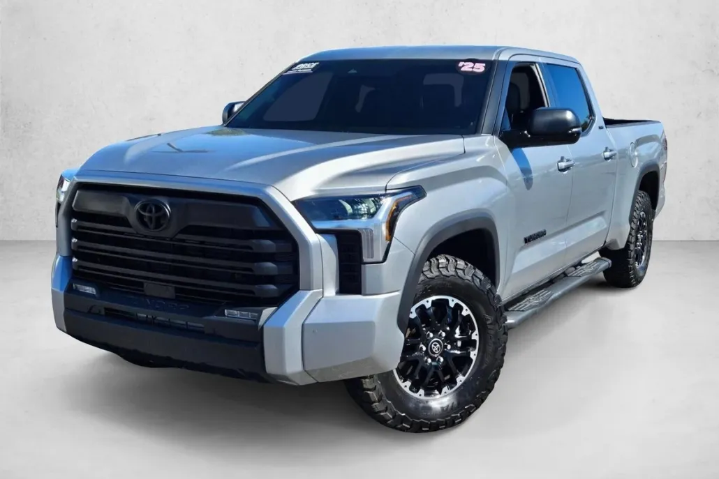 2025 Toyota Tundra SR5 photo 1