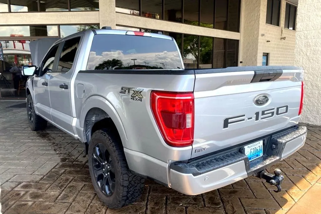 2022 Ford F-150 XL photo 1