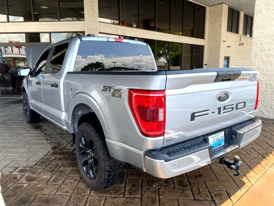 2022 Ford F-150 XL photo 1
