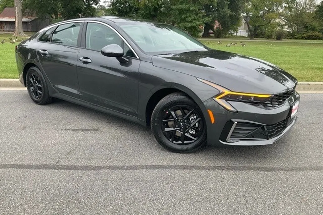 2026 Kia K5 LXS photo 1