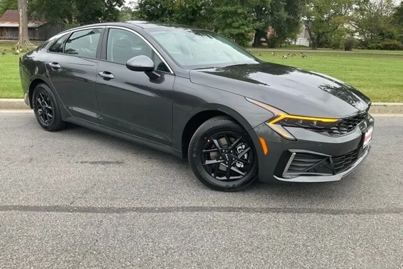 2026 Kia K5 LXS photo 1