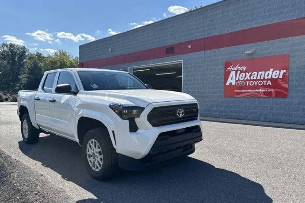 2025 Toyota Tacoma SR Double Cab photo 1