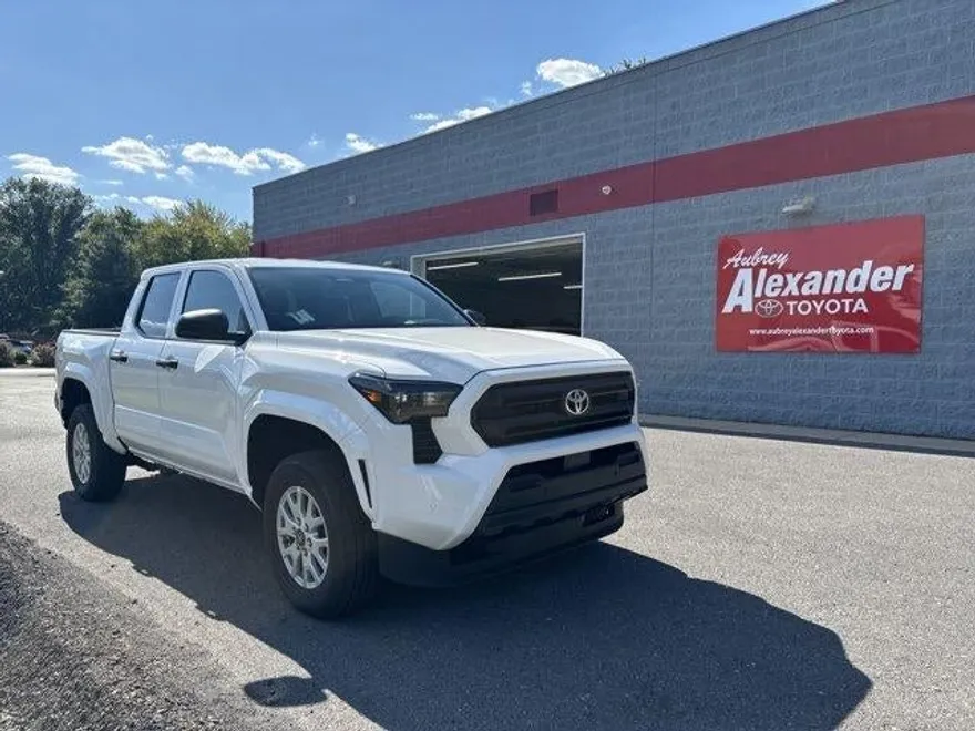 2025 Toyota Tacoma SR Double Cab photo 1