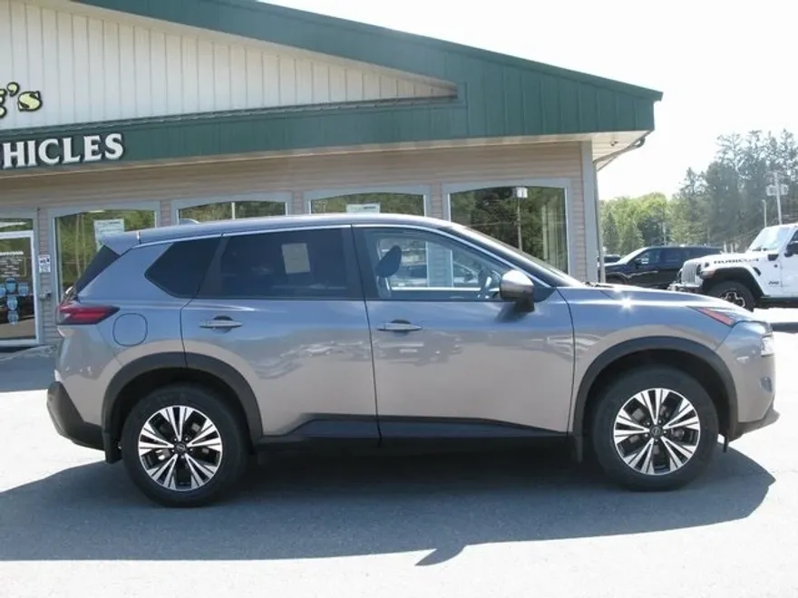 2023 Nissan Rogue SV photo 1