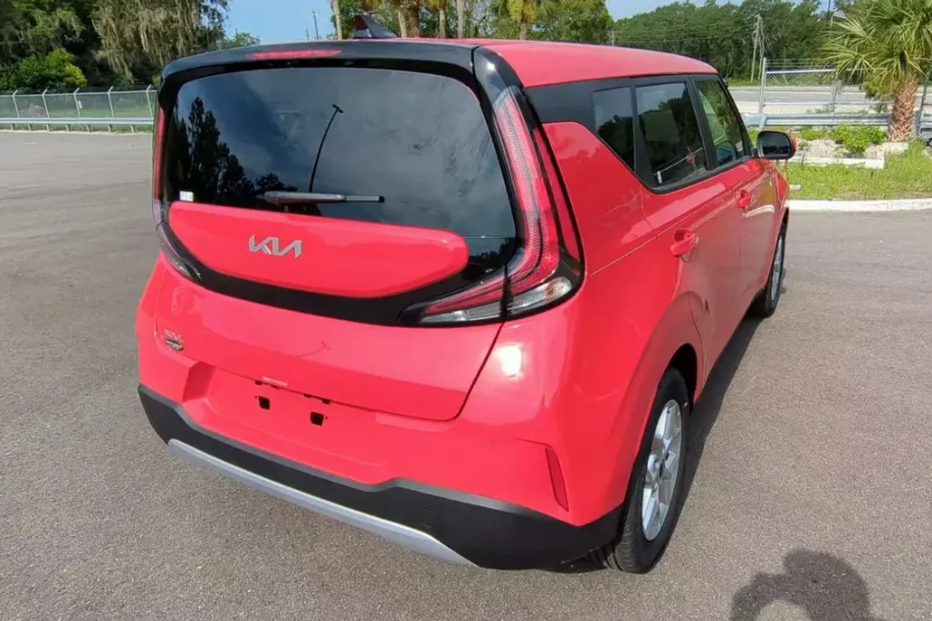 2025 Kia Soul S photo 1
