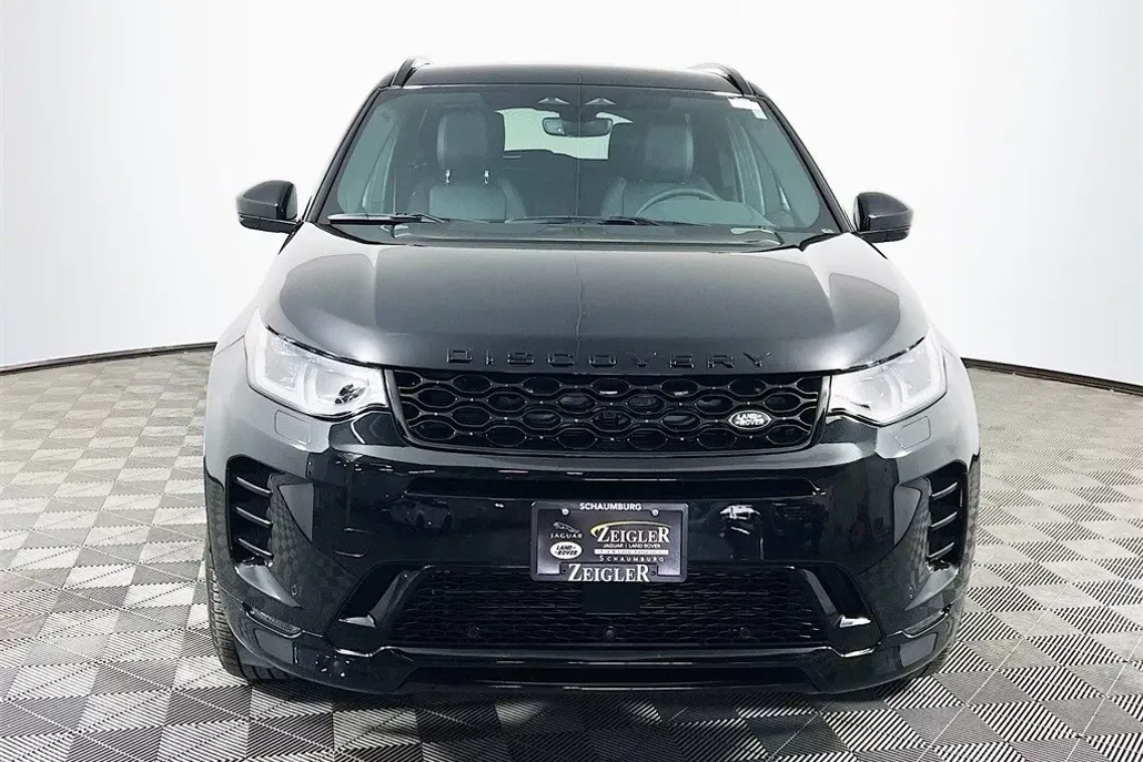 2025 Land Rover Discovery Sport Dynamic SE photo 1