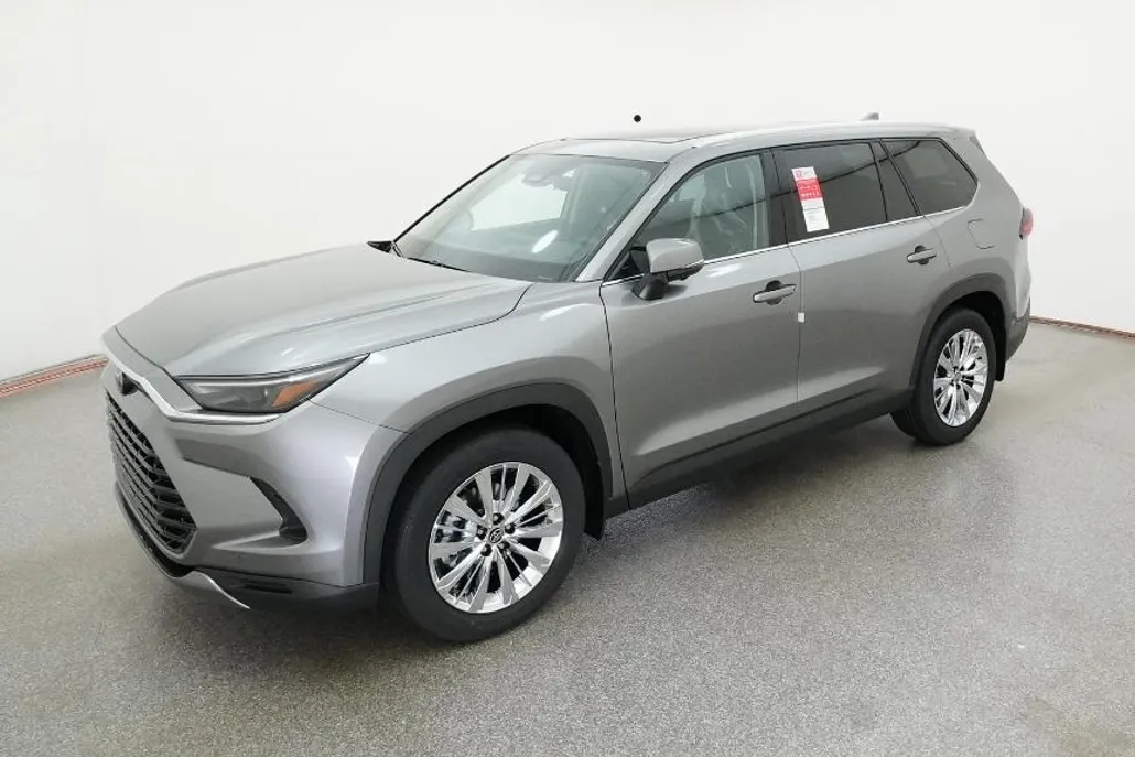 2026 Toyota Grand Highlander Platinum photo 1