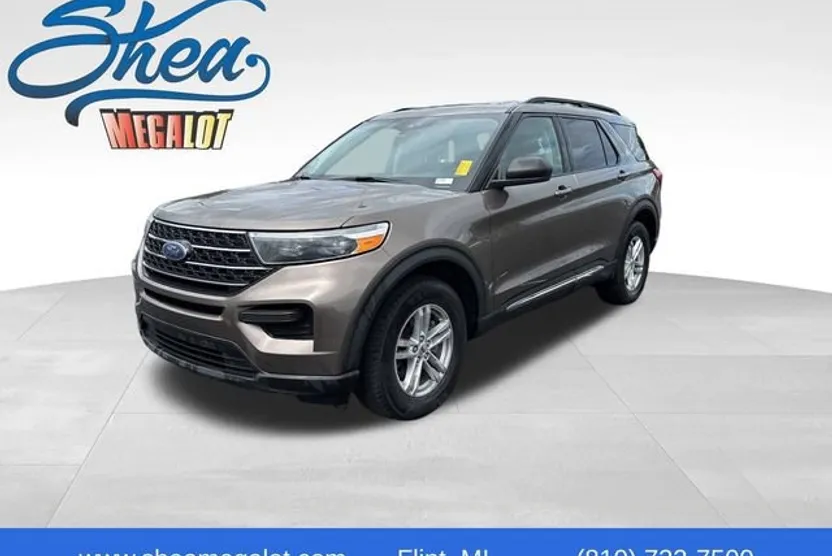 2021 Ford Explorer XLT photo 1