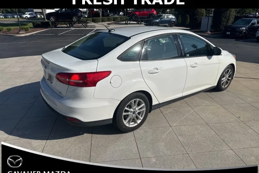 2016 Ford Focus SE photo 1
