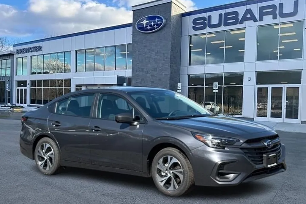 2025 Subaru Legacy Base photo 1