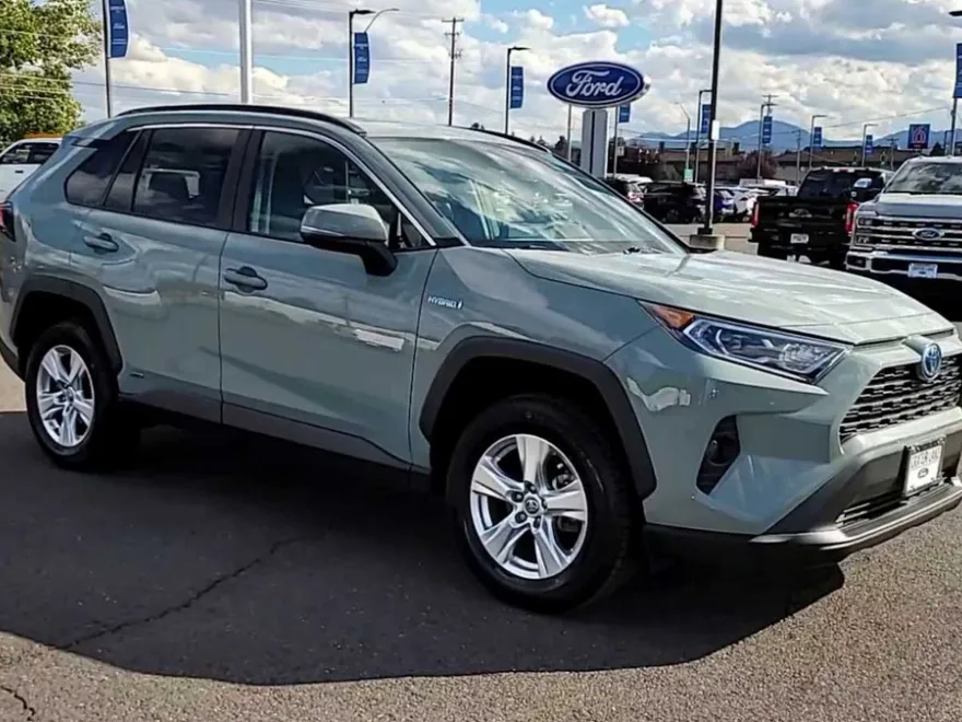 2021 Toyota RAV4 Hybrid XLE photo 1