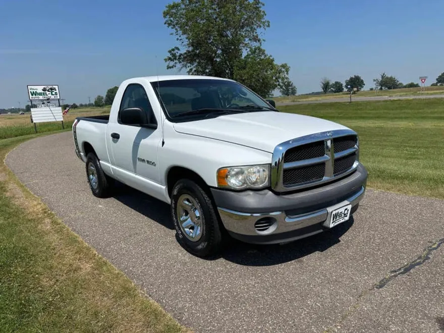 2002 Dodge Ram ST photo 1