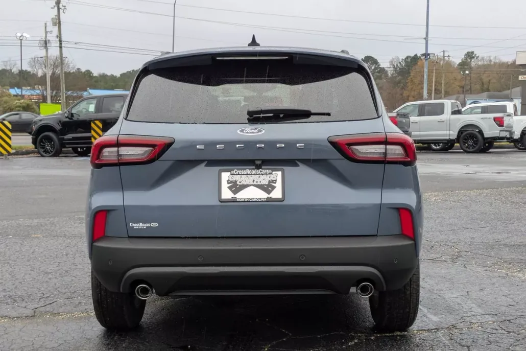 2025 Ford Escape ST-Line photo 1