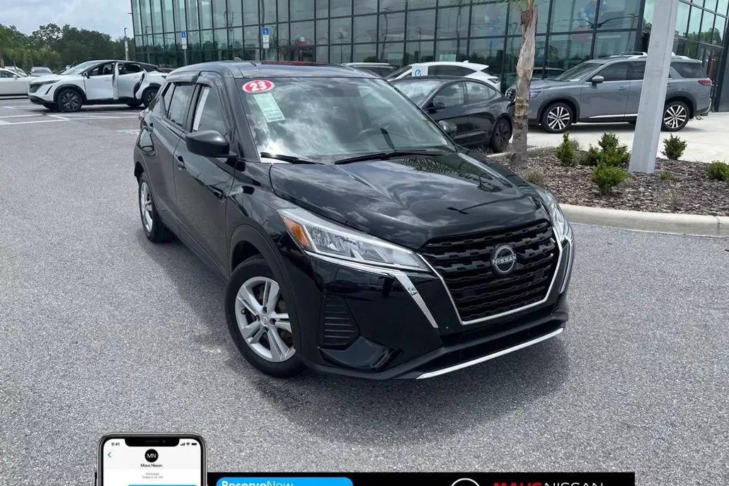 2023 Nissan Kicks S photo 1
