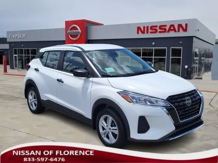 2025 Nissan Kicks Play S photo 1