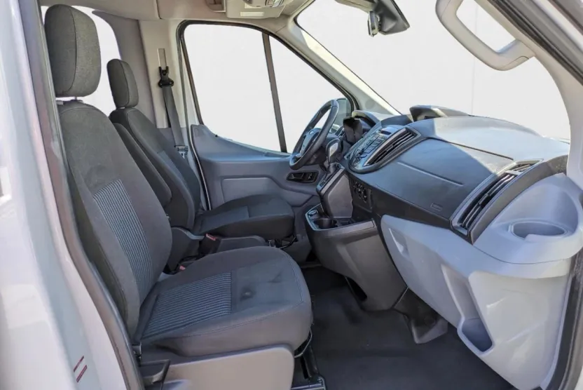 2017 Ford Transit XL photo 1