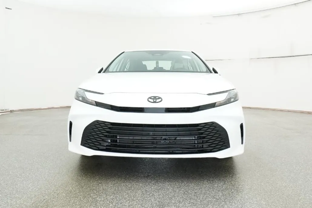 2026 Toyota Camry LE photo 1