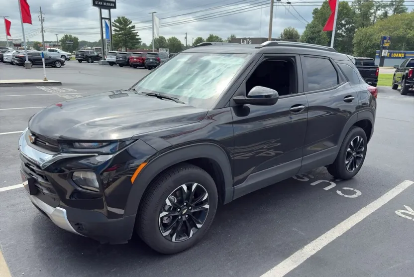 2023 Chevrolet Trailblazer LT photo 1