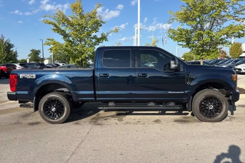 2022 Ford F-350 Lariat photo 1