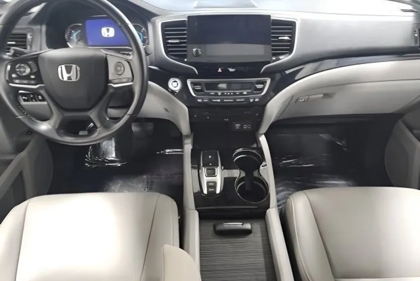 2019 Honda Pilot Touring photo 1