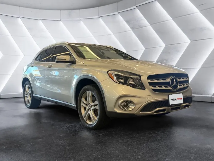 2019 Mercedes Benz GLA 250 4MATIC photo 1